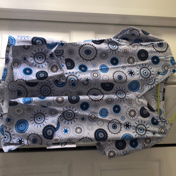 Lot of 6 scrub tops - Picture 3 of 6